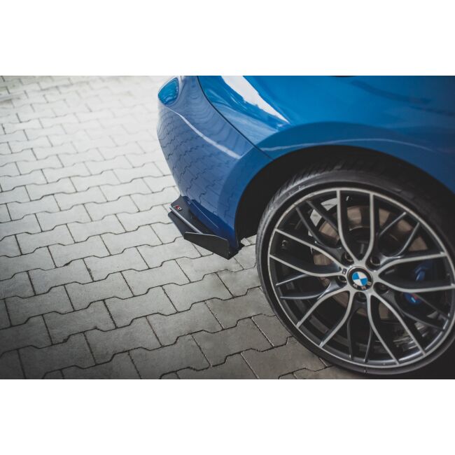 Maxton Design Hintere Seiten Flaps für BMW M135i F20 schwarz Hochglanz